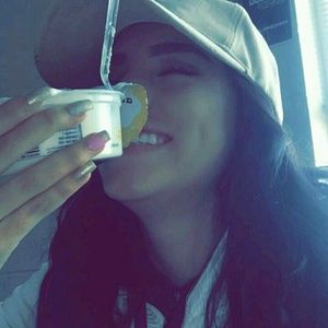 Meet your Posher, Layla